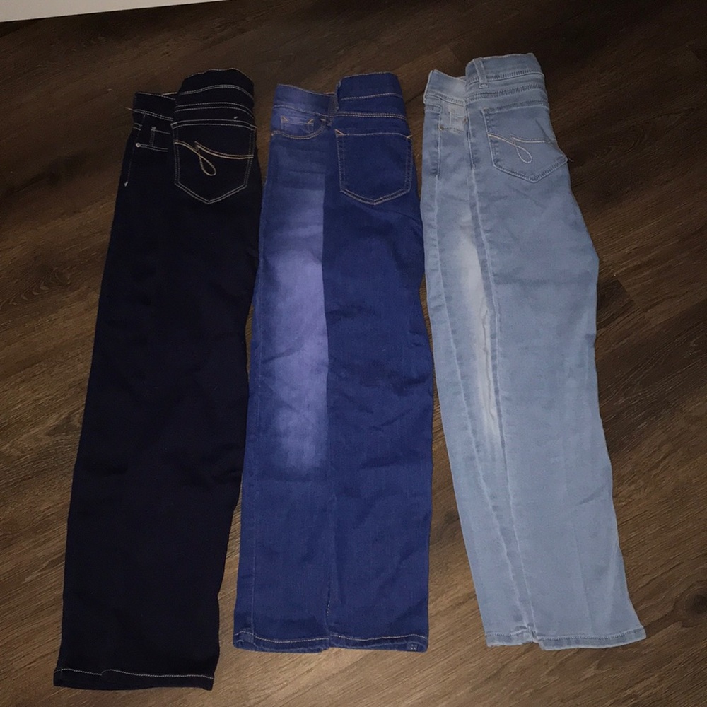 I am selling 3 pairs of denim jeans.